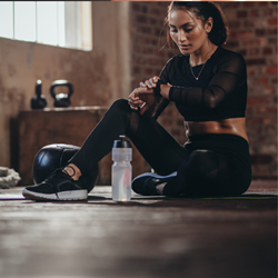 ULTIMATIVE FITNESS ESSENZ (Sport- und Fitness-Fähigkeiten verbessern)