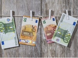 PLATINUM MONEY ATTRACTION - Geldanzieung